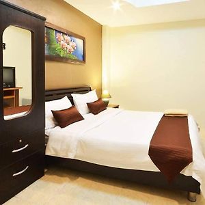 Budget Zimmer mit Kingsize-Bett